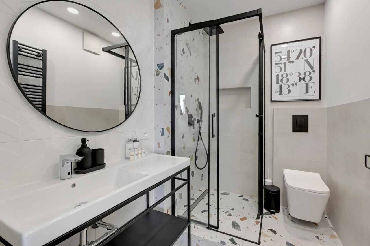 Szafarnia Marina & City Center By Downtown Apartments Гданск Екстериор снимка